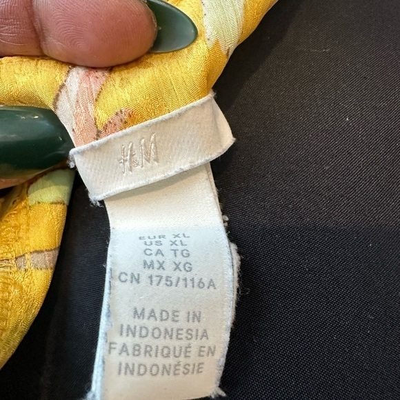 H&M Floral Yellow Crop Top Blouse Draw String Back Low Cut Women’s Summer - Picture 8 of 9